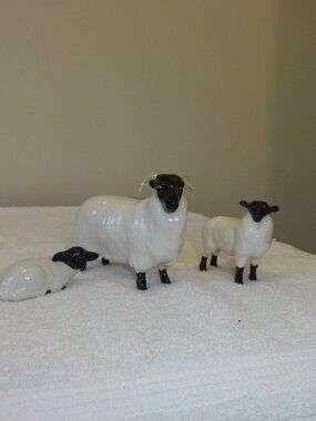 Vtg Beswick England Porcelain Farm Animal Sheep Ewe Lamb Baby Black Face Family